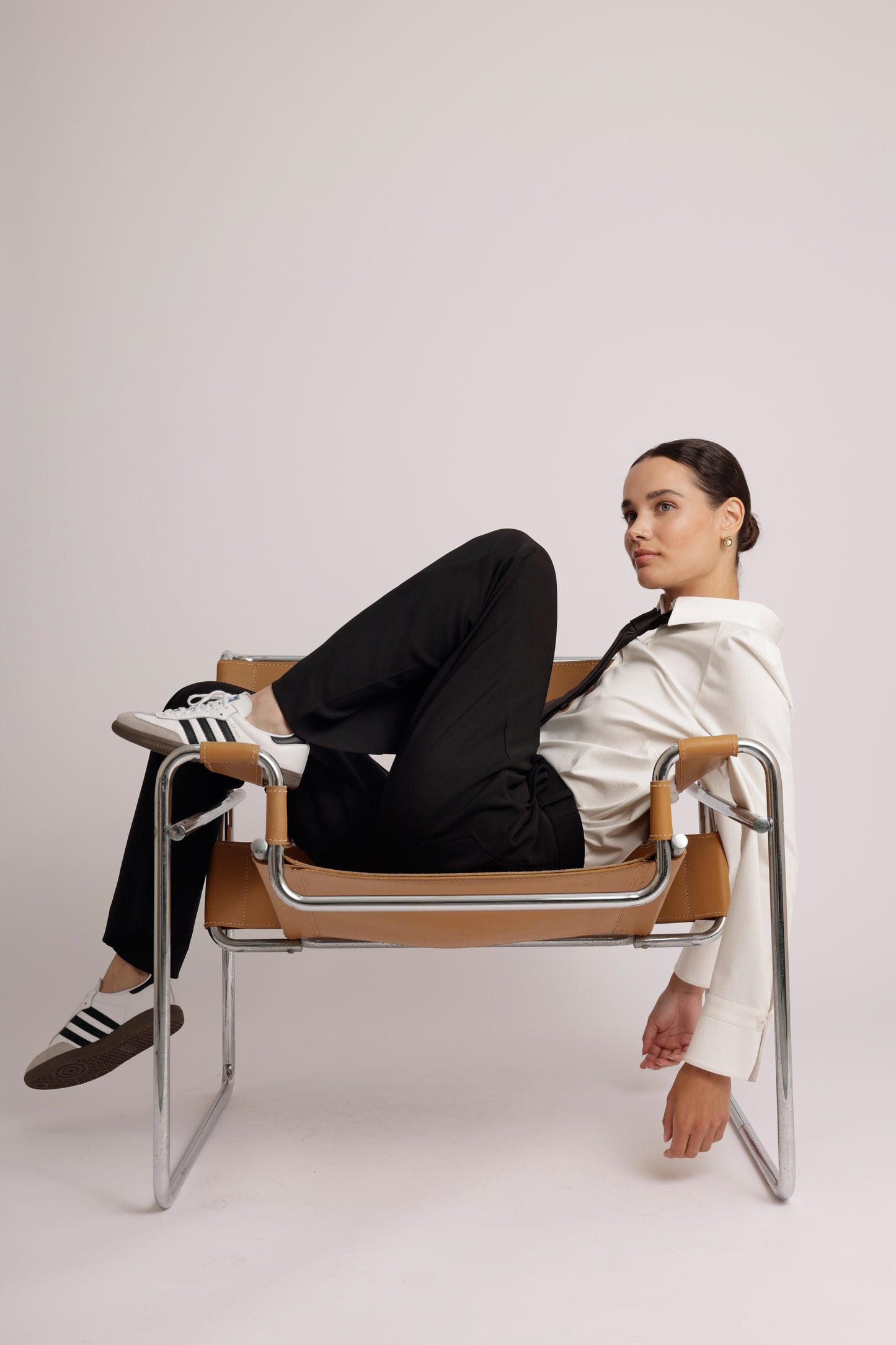 Wrinkle-Free Flared Stretchable Trousers | Almost Black