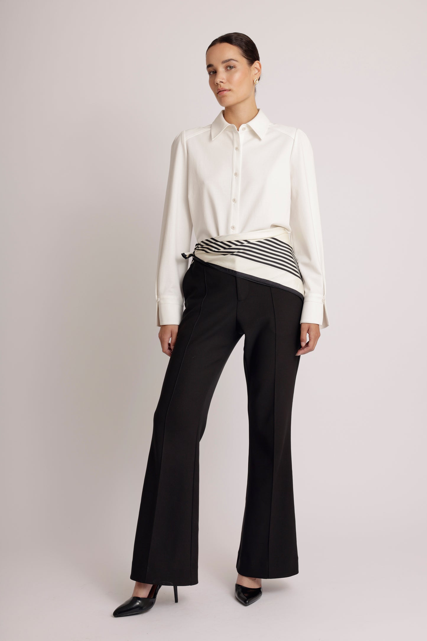 Wrinkle-Free Flared Stretchable Trousers | Almost Black