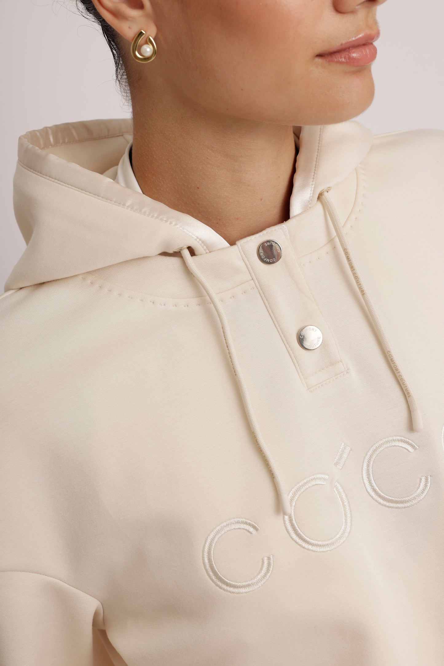 Removable-Hood Logo Sweat | Creamy Beige