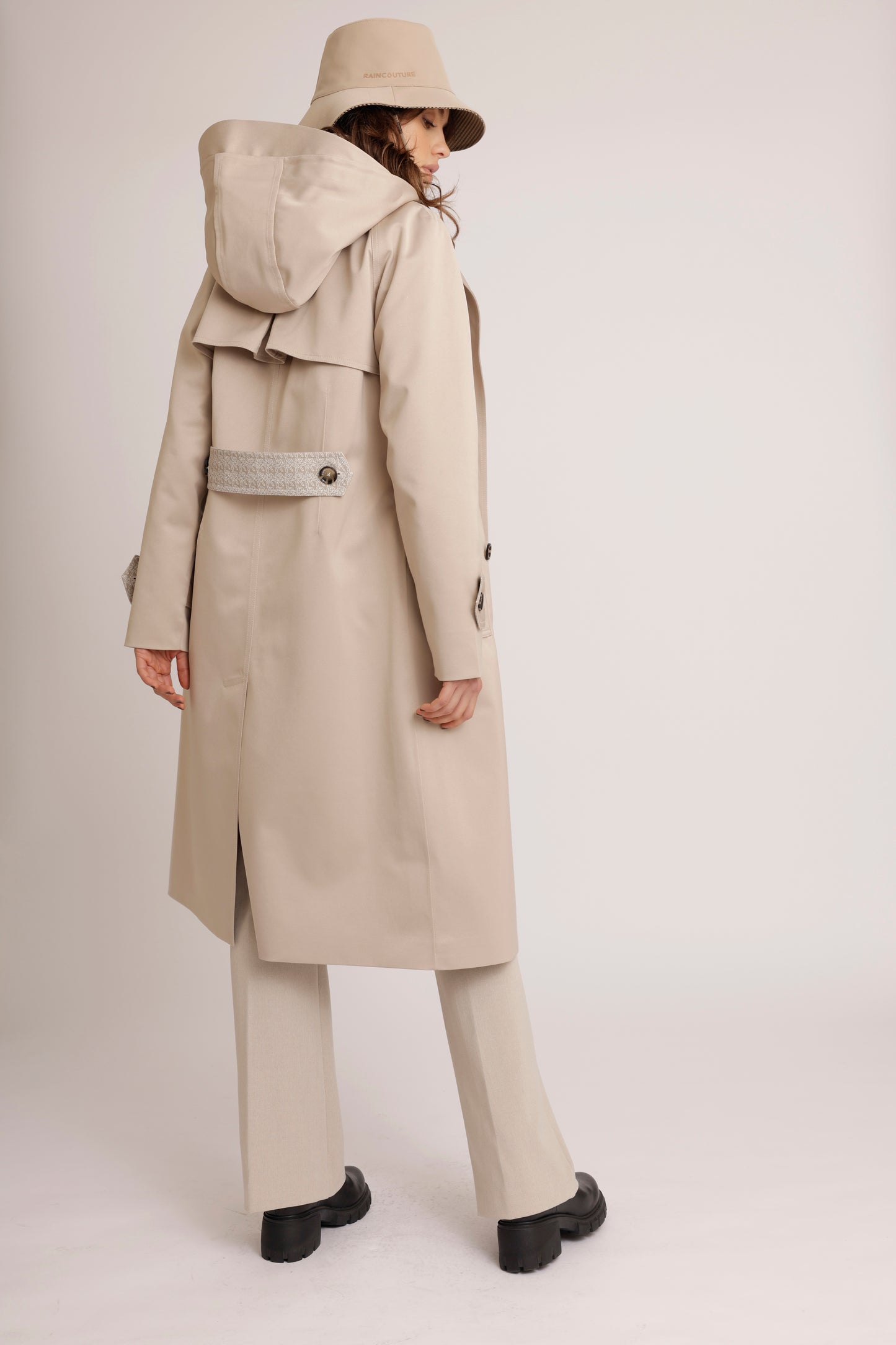 Waterproof Straight-Fit Trenchcoat | Beige Satin