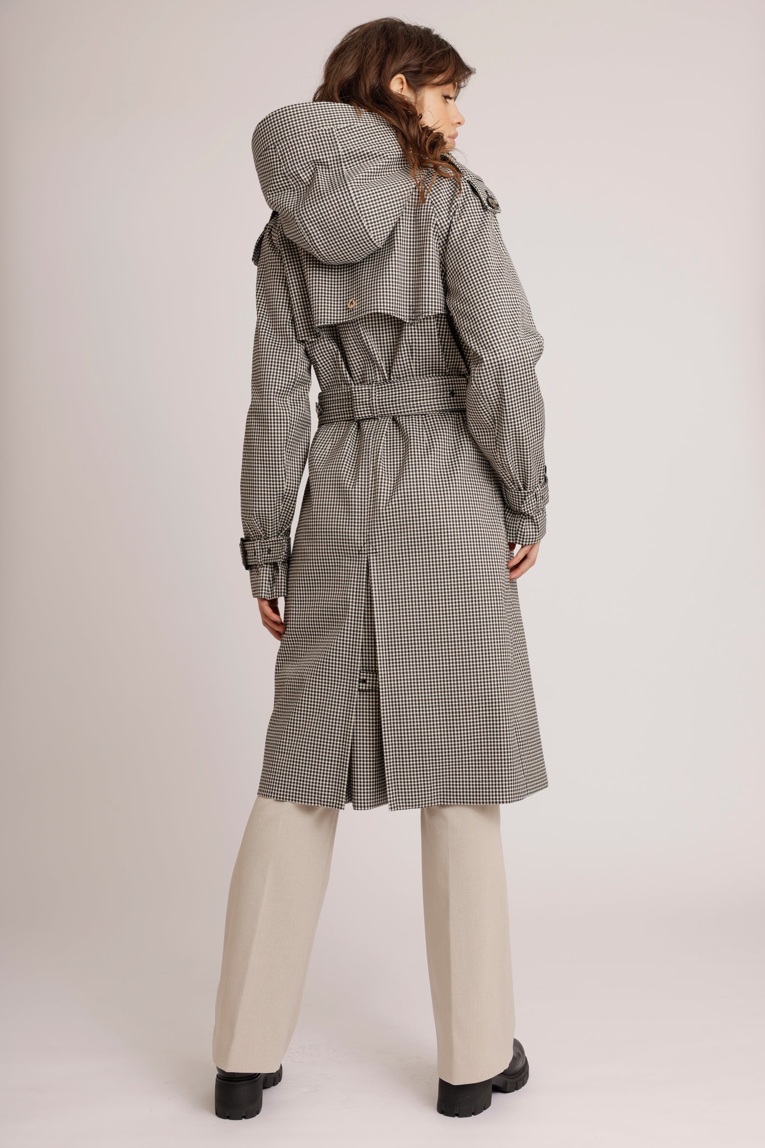 Waterproof Relaxed Fit Trenchcoat  | Black Houndstooth