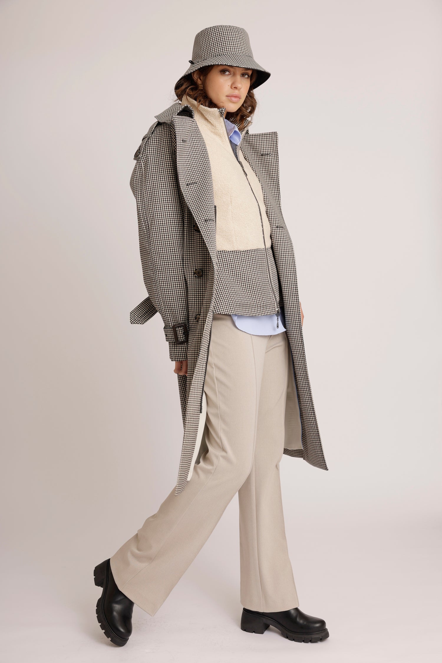 Waterproof Relaxed Fit Trenchcoat  | Black Houndstooth