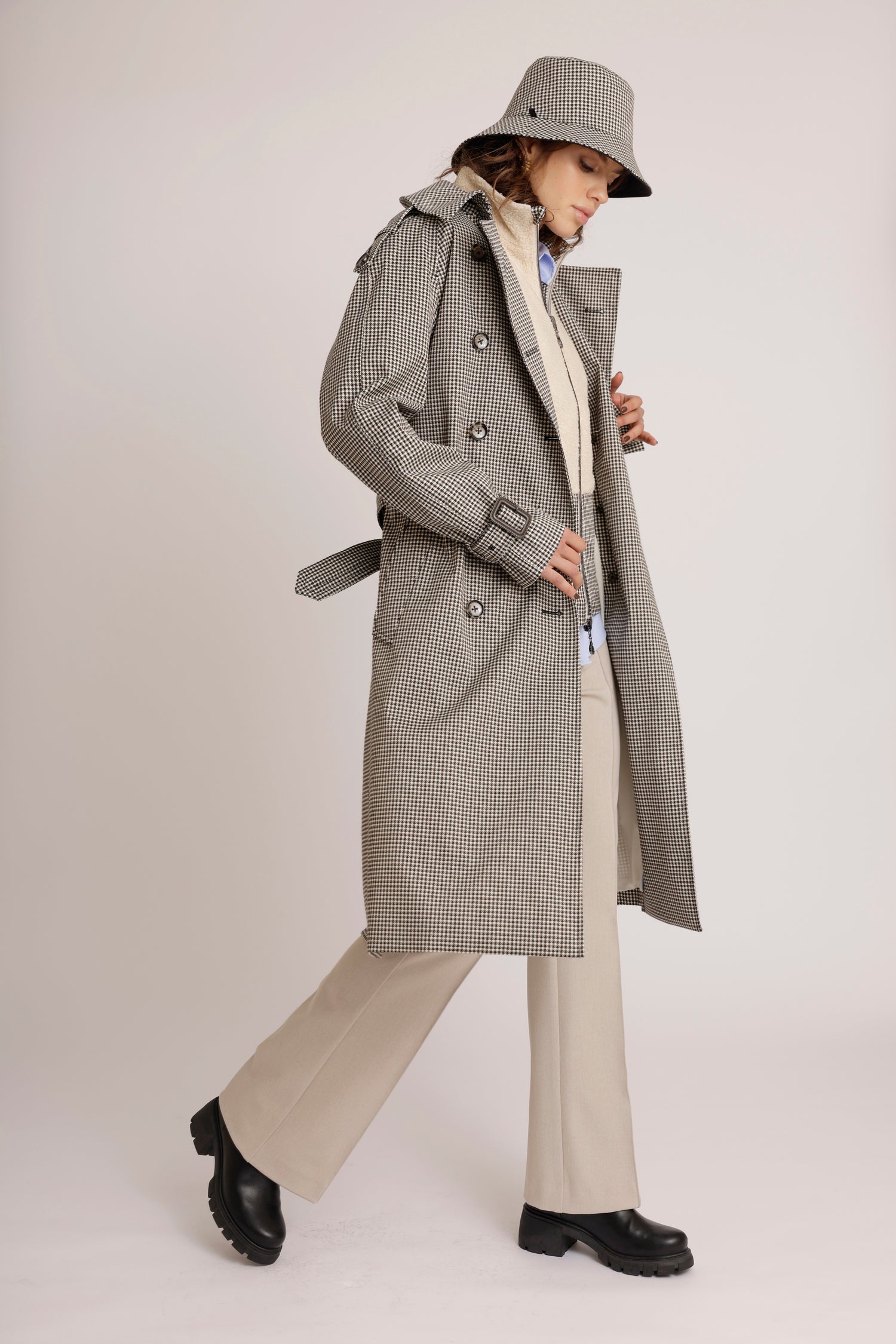 Waterproof Relaxed Fit Trenchcoat  | Black Houndstooth