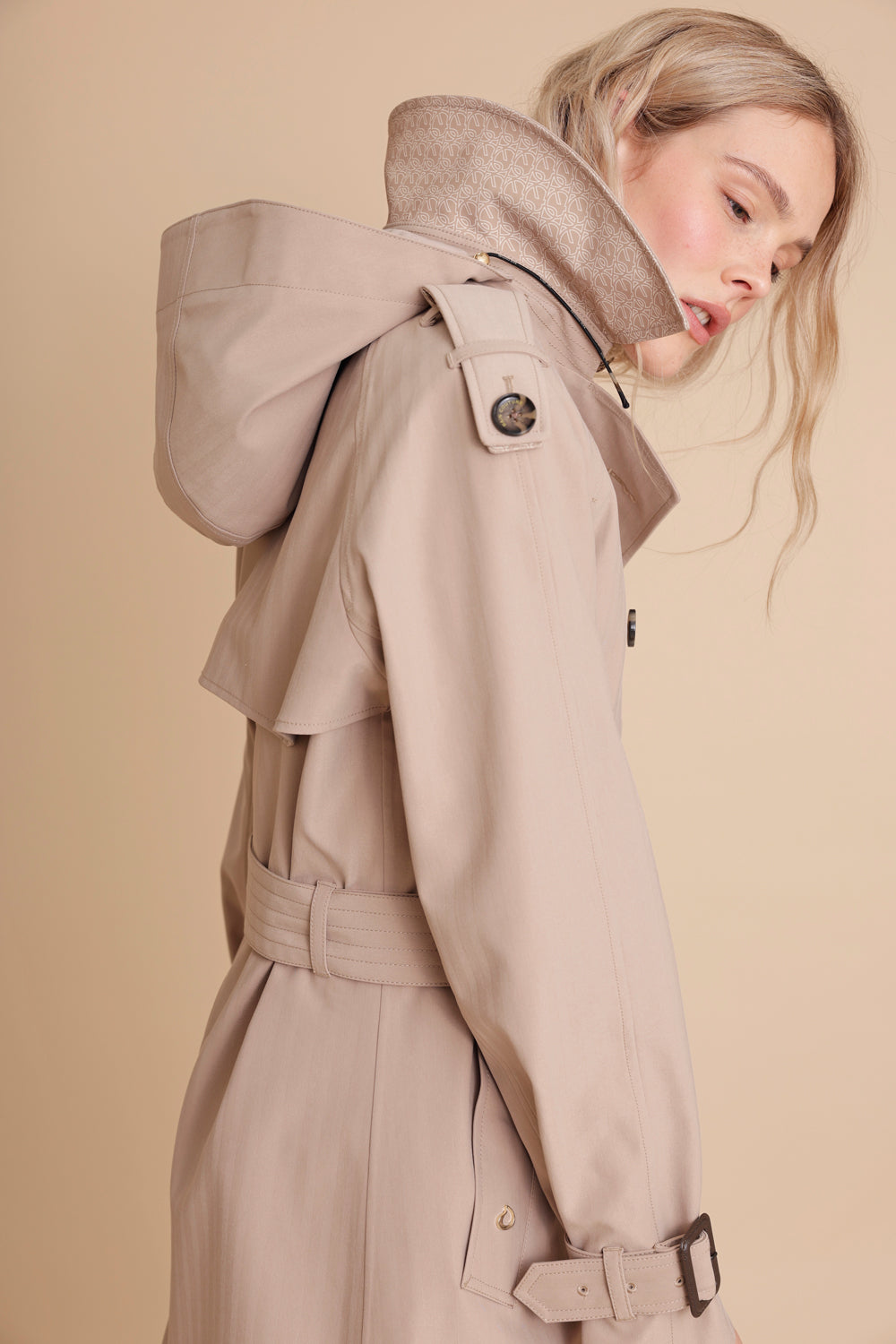 Waterproof Relaxed Fit Trenchcoat  | Beige Herringbone