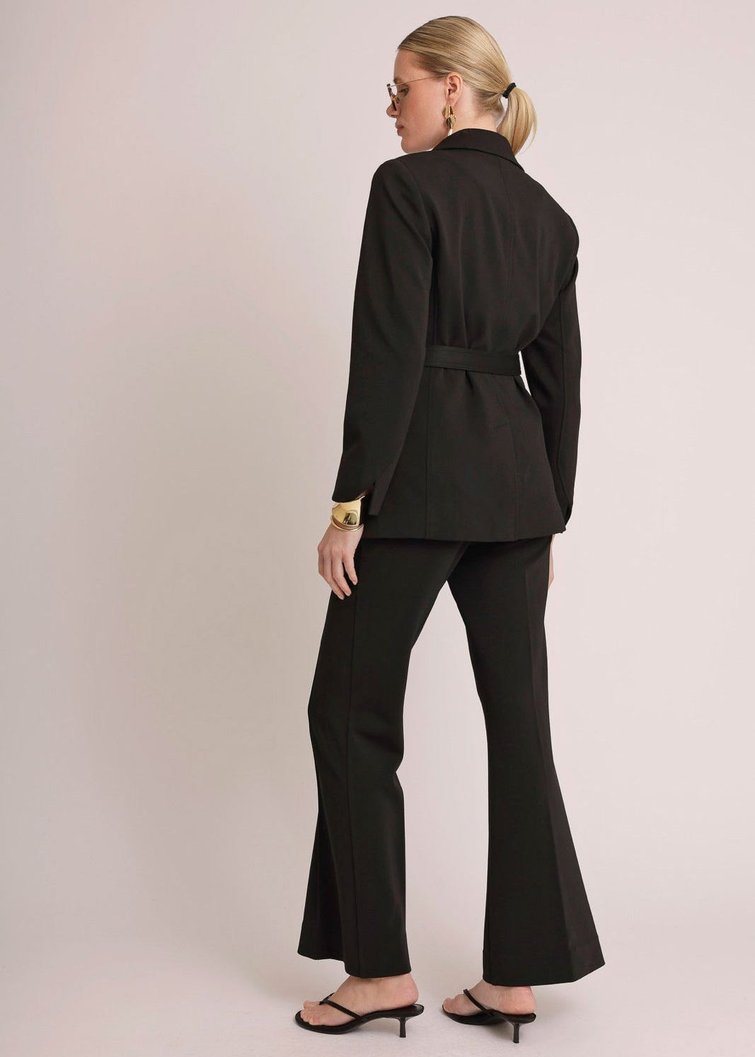 Adjustable Waist-Defining Belt | Almost Black