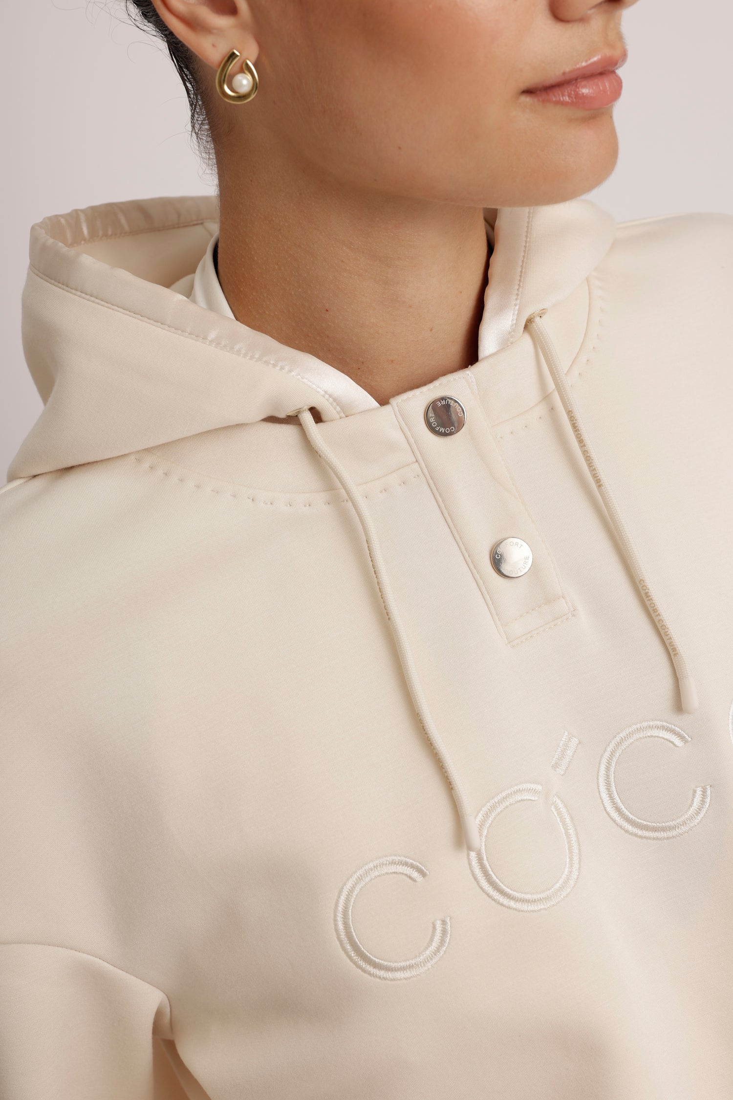 Removable-Hood Logo Sweat | Creamy Beige