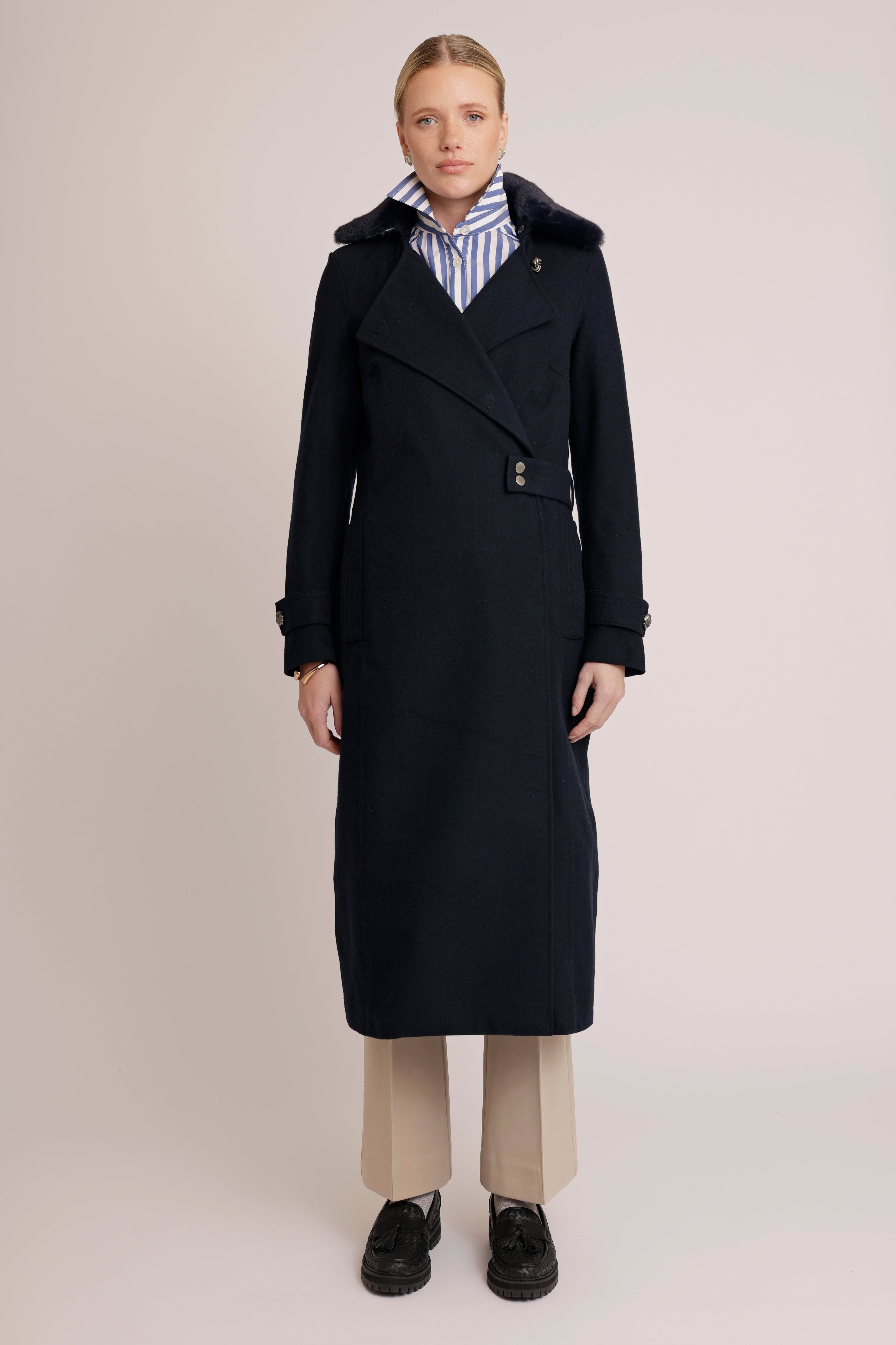 Double-breasted waterdichte wollen trenchcoat- gestreept marineblauw